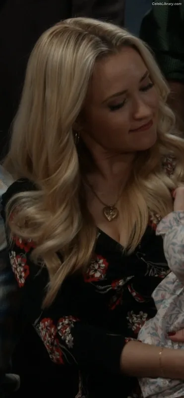 Emily Osment photo 15 of 419