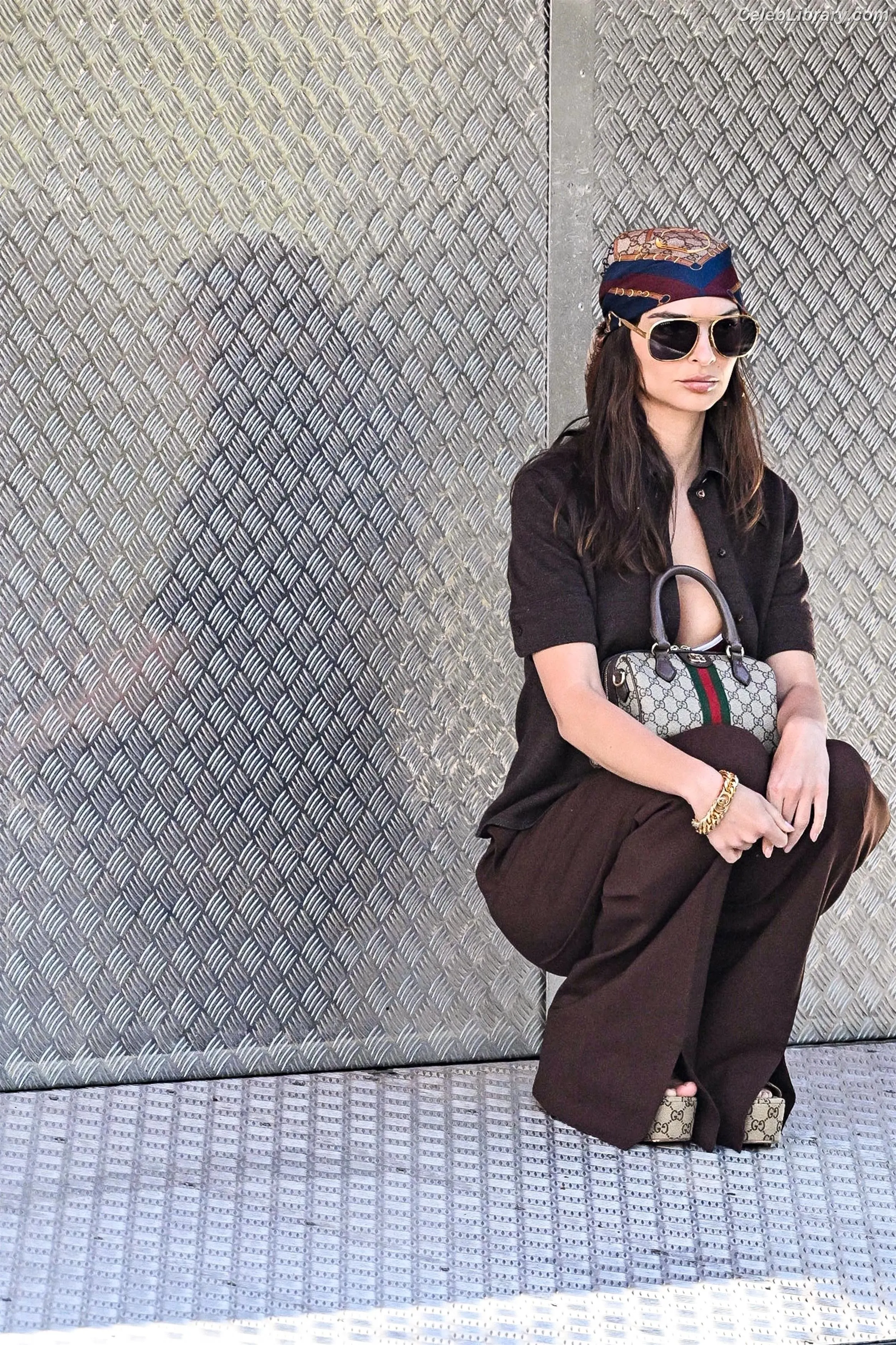 Emily Ratajkowski photo 21 of 3967