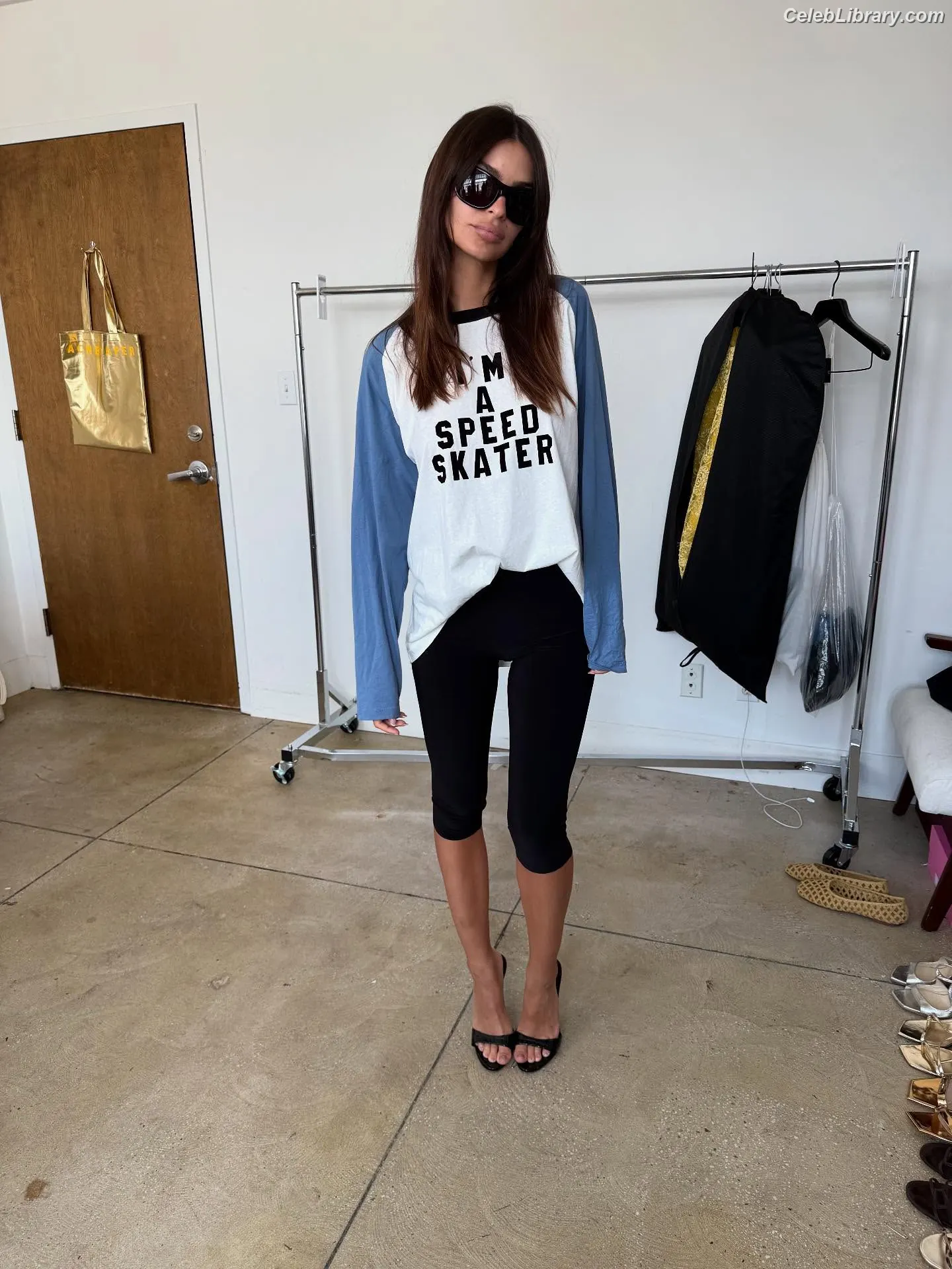 Emily Ratajkowski photo 12 of 3967