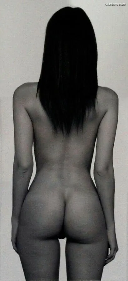 Emily Ratajkowski photo 23 of 3967
