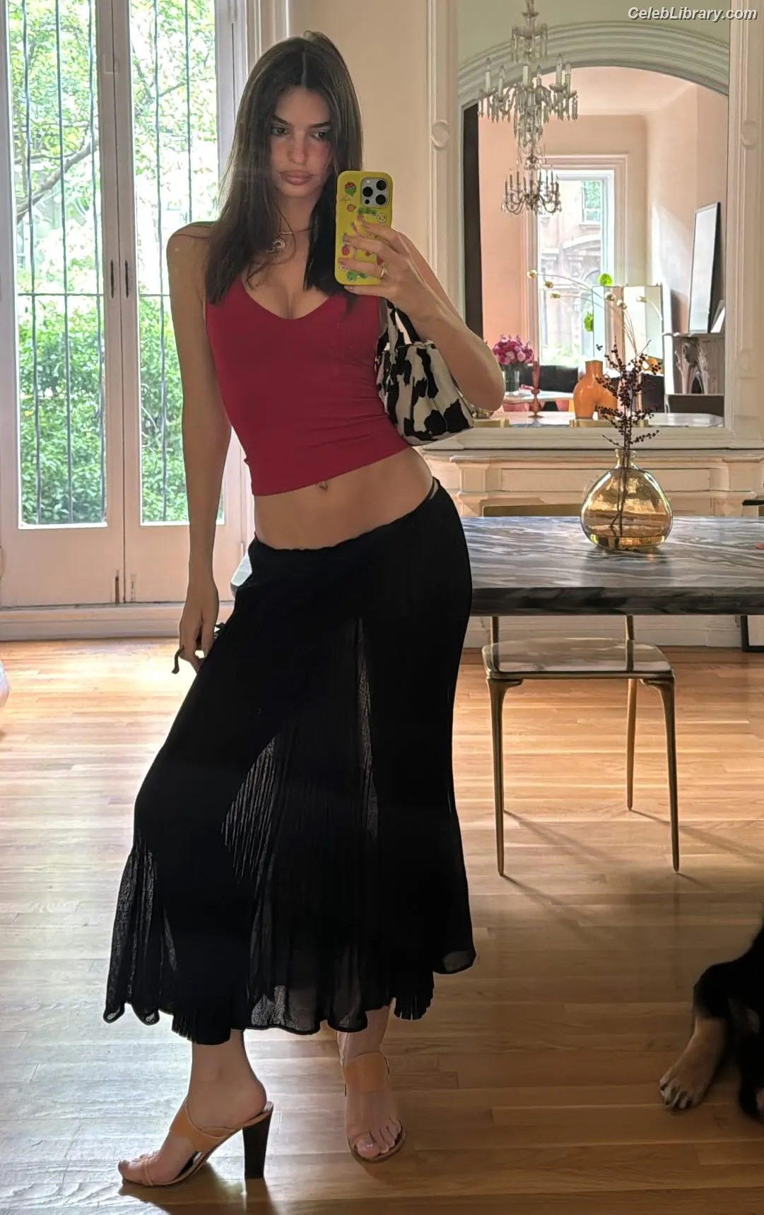 Emily Ratajkowski photo 4 of 3967