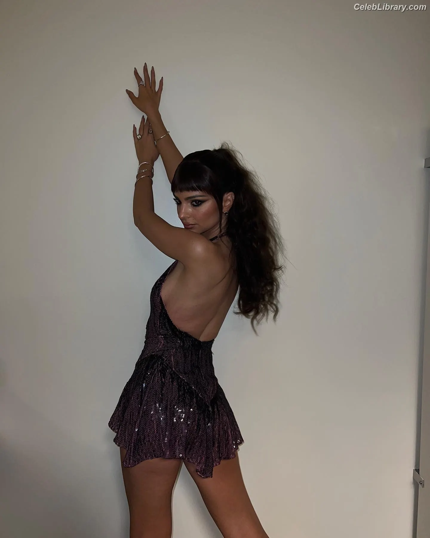 Emily Ratajkowski photo 20 of 3967
