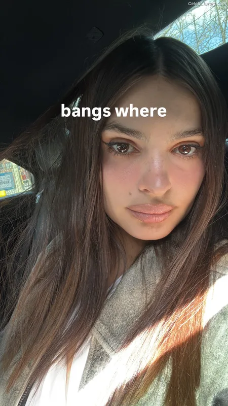 Emily Ratajkowski photo 4 of 3958