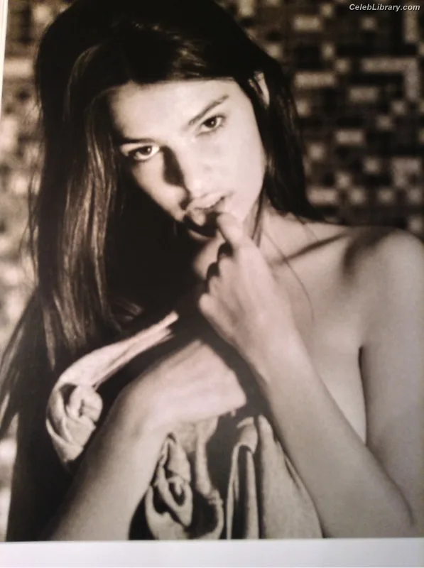 Emily Ratajkowski photo 18 of 3958