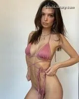 Emily Ratajkowski photo 7 of 3958