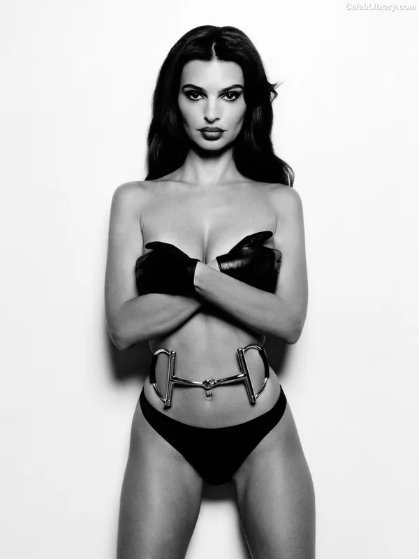 Emily Ratajkowski photo 5 of 3958