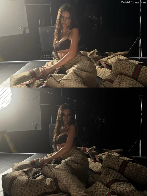 Emily Ratajkowski photo 8 of 3958