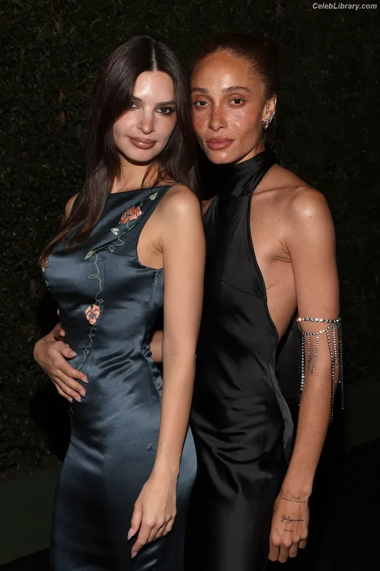 Emily Ratajkowski photo 6 of 3958