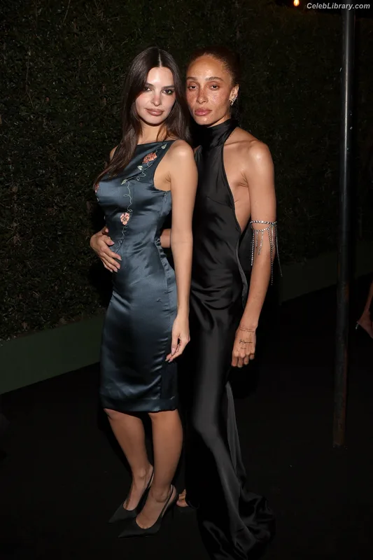 Emily Ratajkowski photo 9 of 3958