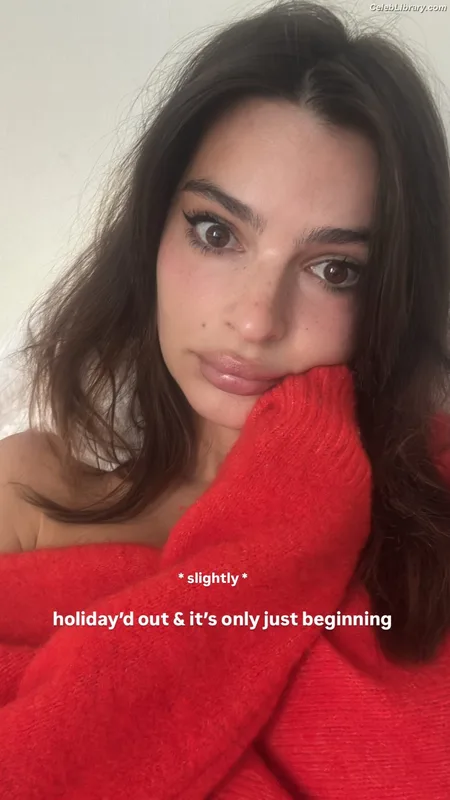 Emily Ratajkowski photo 18 of 3958