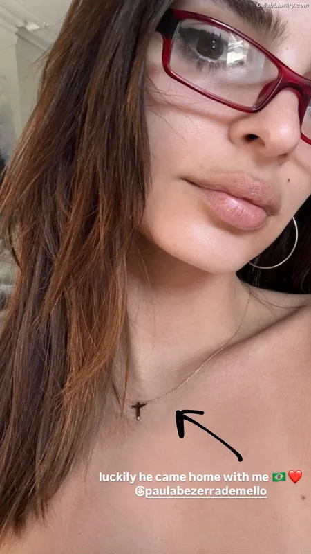Emily Ratajkowski photo 19 of 3958