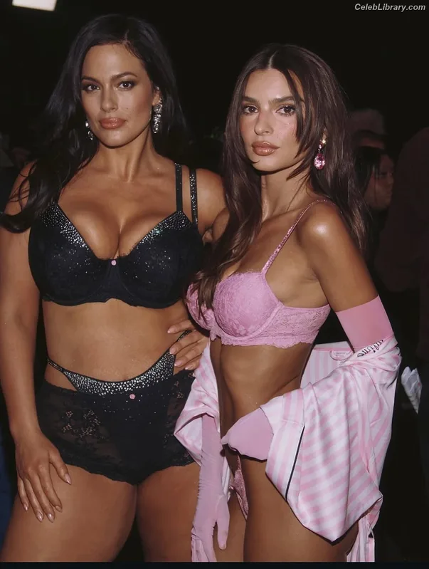 Emily Ratajkowski photo 4 of 3958