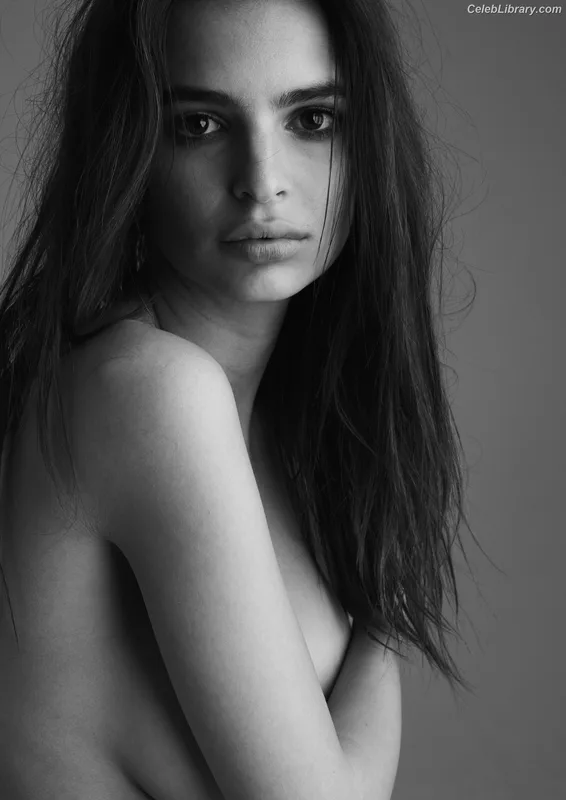 Emily Ratajkowski photo 2 of 3958