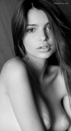 Emily Ratajkowski photo 11 of 3958