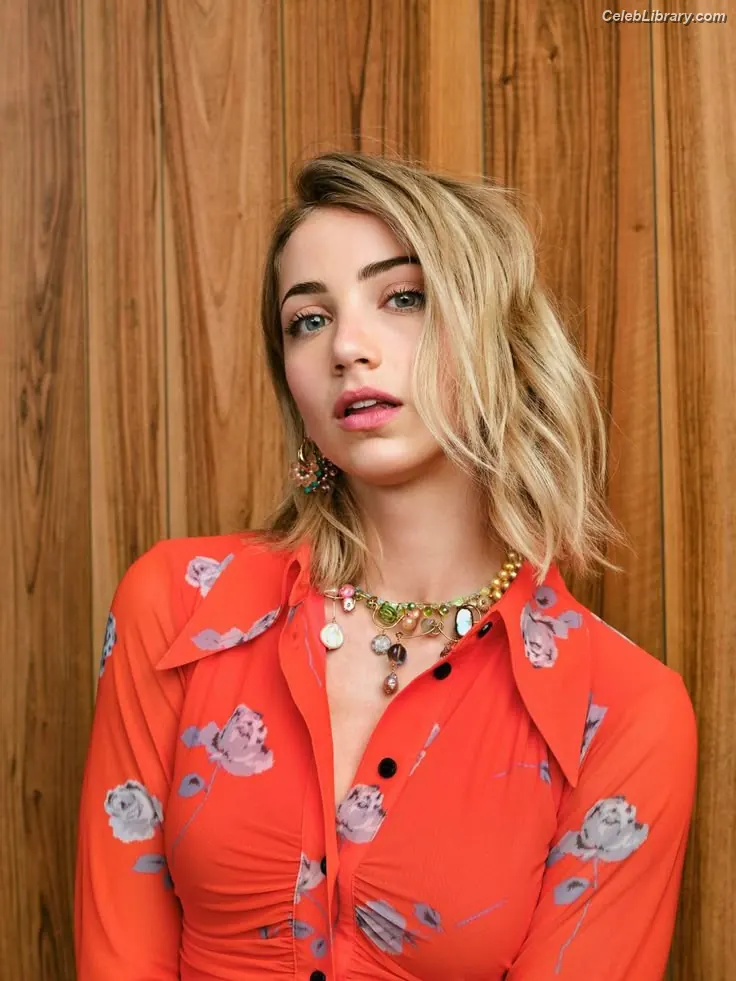 Emily Rudd photo 10 of 600