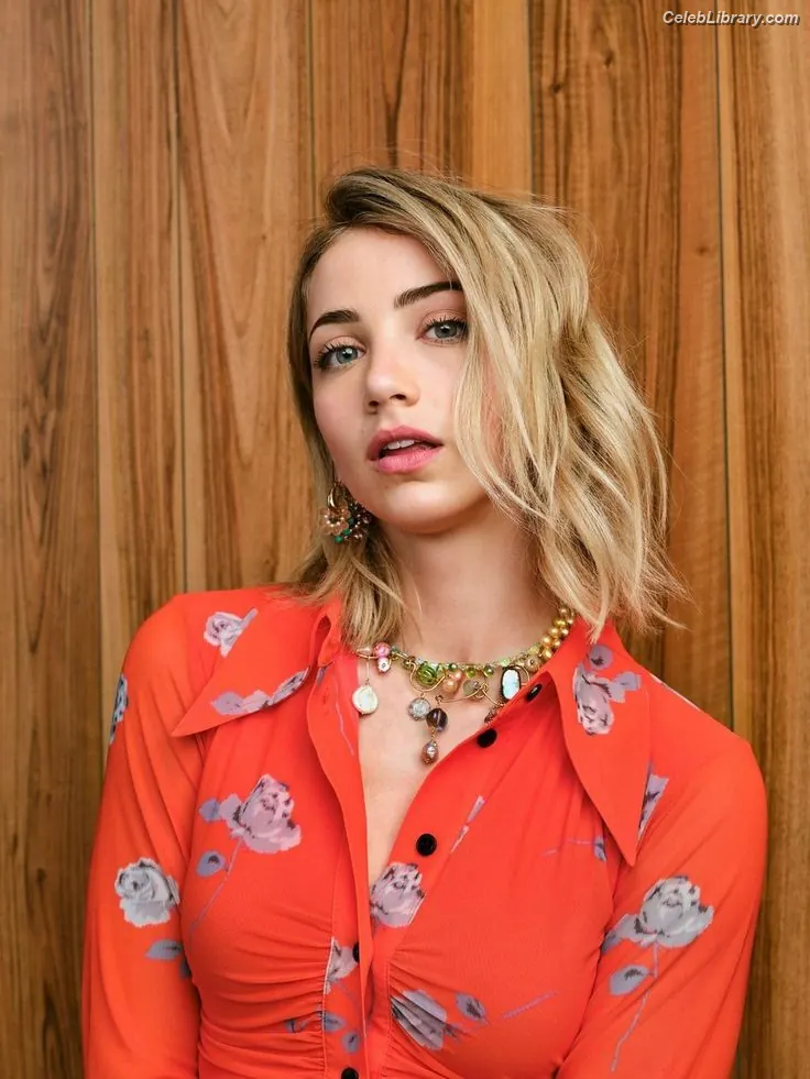 Emily Rudd photo 19 of 600
