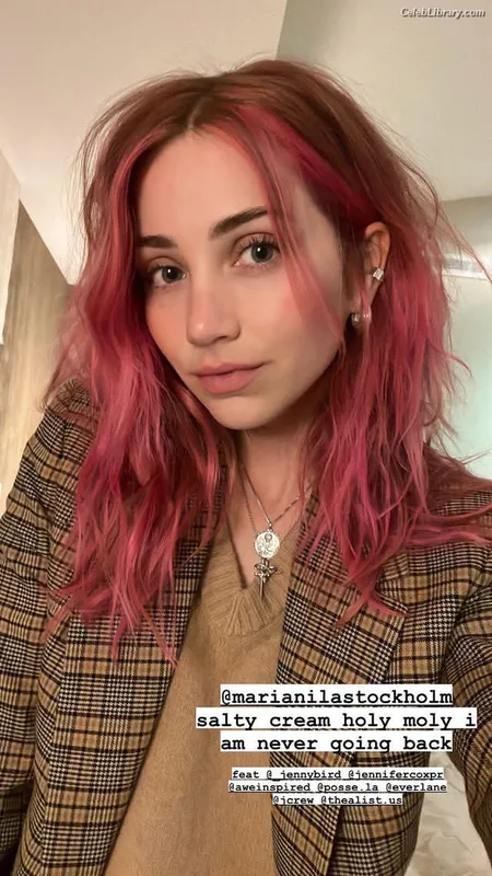 Emily Rudd photo 2 of 592