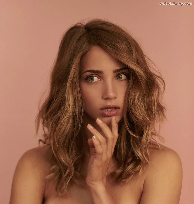 Emily Rudd photo 14 of 592