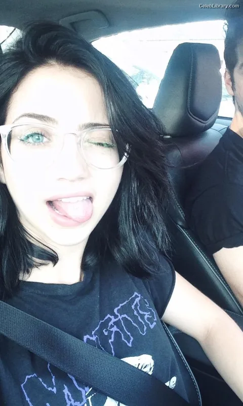 Emily Rudd photo 18 of 592