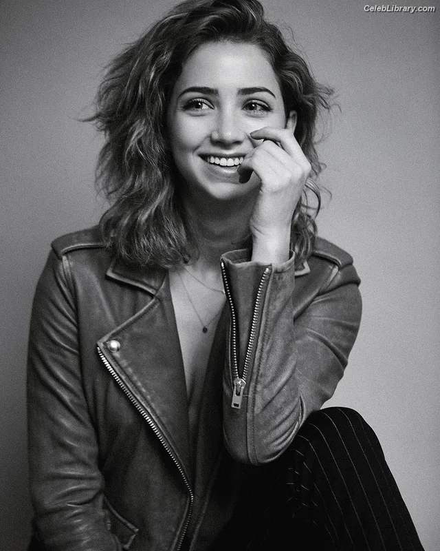 Emily Rudd photo 1 of 592