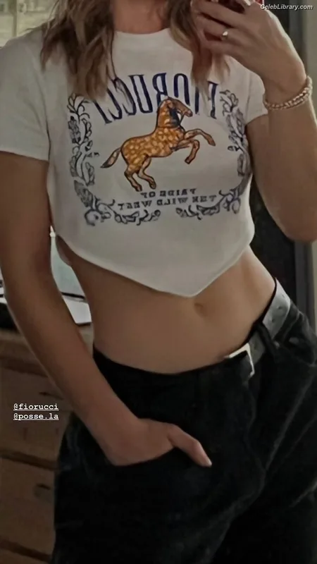 Emily Rudd photo 6 of 592