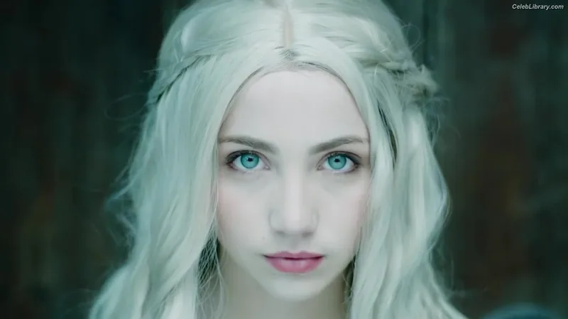 Emily Rudd photo 11 of 592