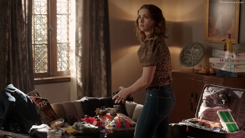 Emily Rudd photo 7 of 592