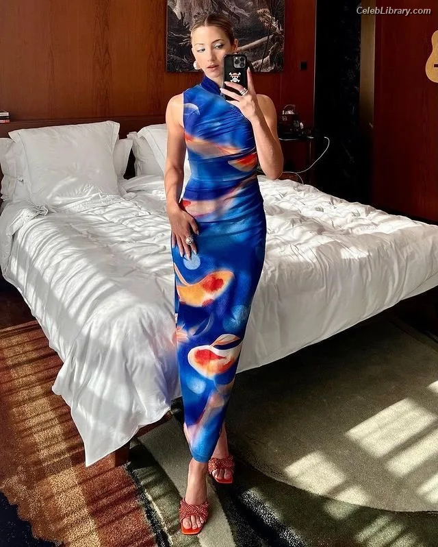 Emily Rudd photo 23 of 592