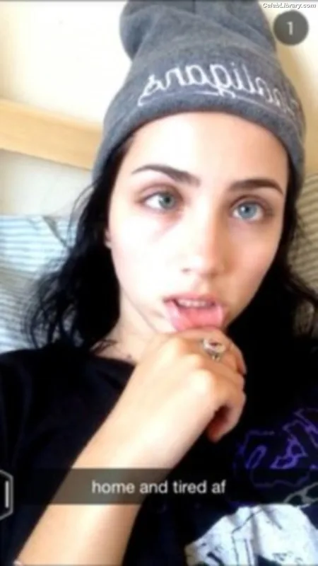 Emily Rudd photo 2 of 592