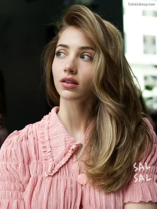 Emily Rudd photo 3 of 592