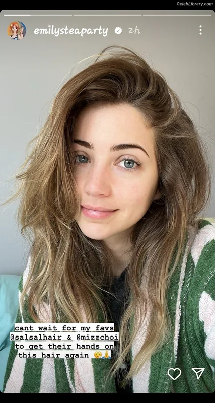 Emily Rudd photo 6 of 592