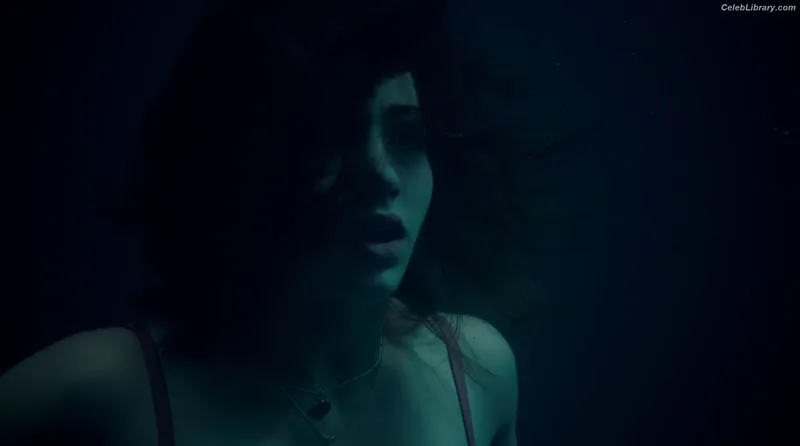 Emily Rudd photo 9 of 592