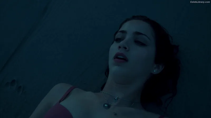 Emily Rudd photo 14 of 592