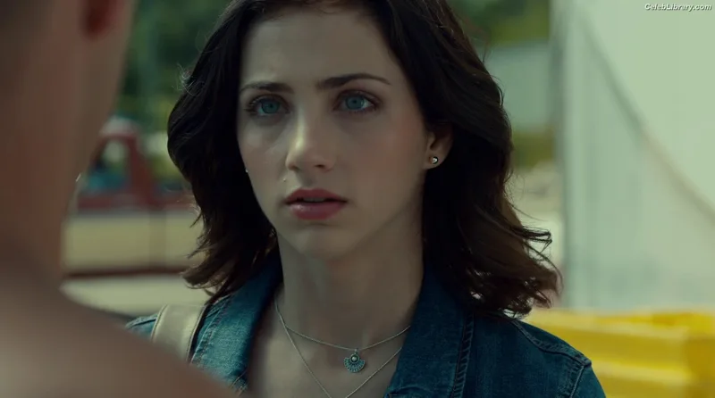 Emily Rudd photo 20 of 592