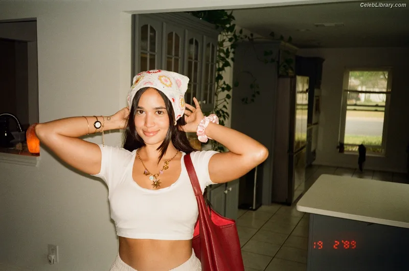 Emily Tosta photo 18 of 487