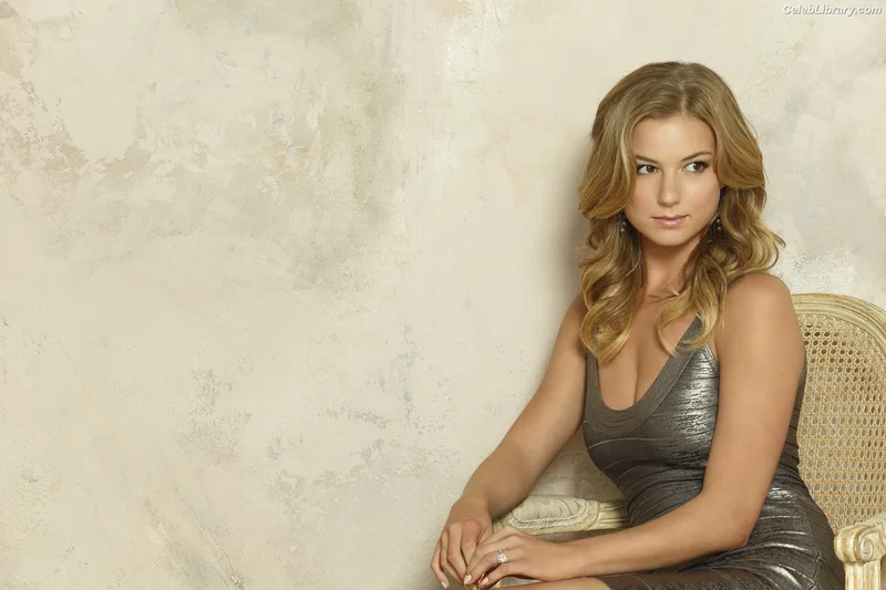 Emily VanCamp photo 8 of 158
