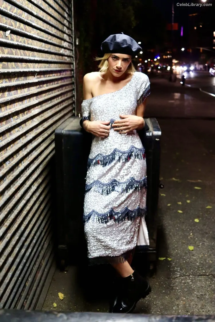 Emily Wickersham photo 13 of 199