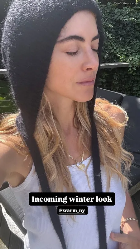 Emily Wickersham photo 21 of 200
