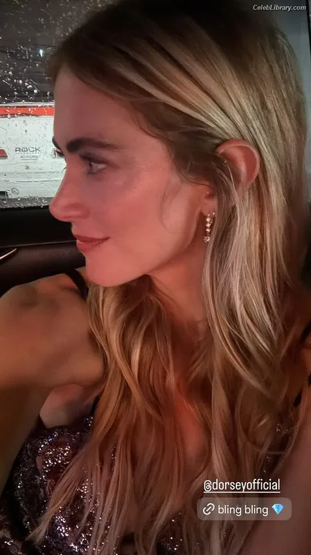 Emily Wickersham photo 1 of 200