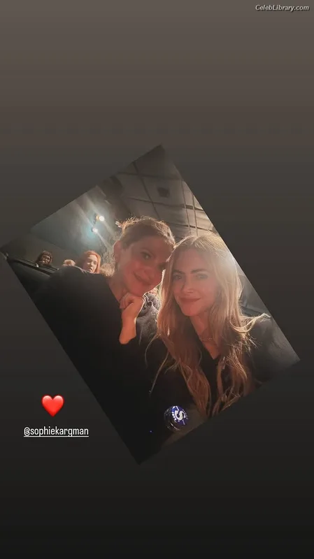 Emily Wickersham photo 6 of 200