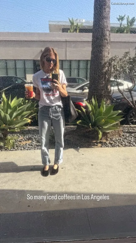 Emily Wickersham photo 12 of 200