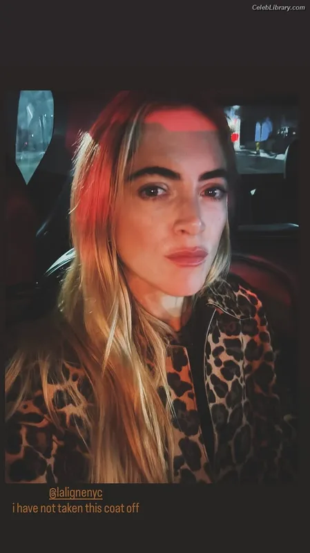 Emily Wickersham photo 14 of 200