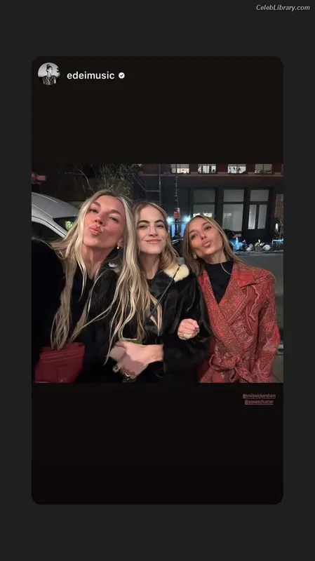 Emily Wickersham photo 2 of 200
