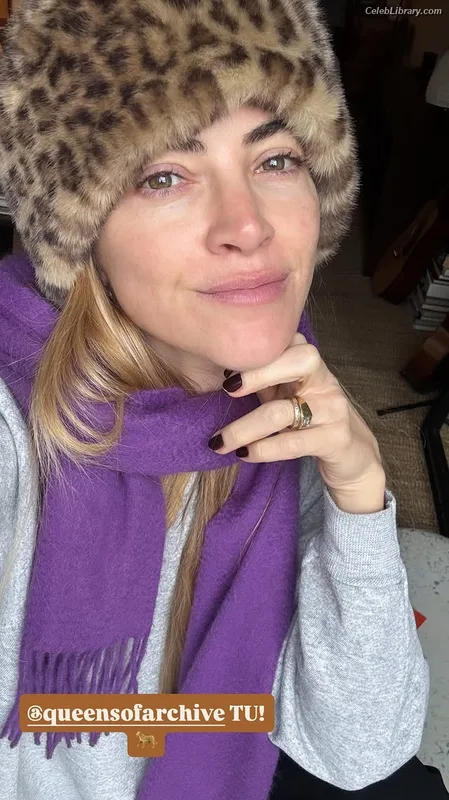 Emily Wickersham photo 12 of 200