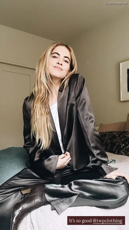 Emily Wickersham photo 14 of 200
