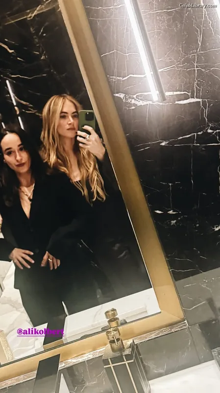 Emily Wickersham photo 19 of 200