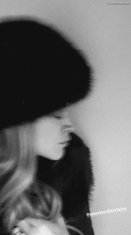 Emily Wickersham photo 21 of 200