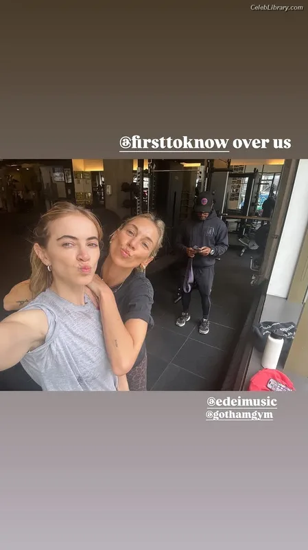 Emily Wickersham photo 15 of 200