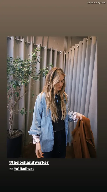 Emily Wickersham photo 16 of 200