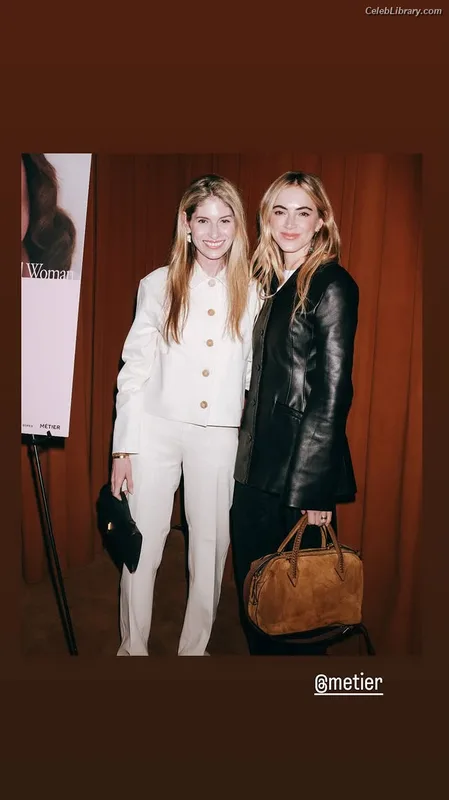 Emily Wickersham photo 4 of 200